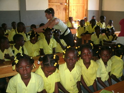 Enfants haïtiens de l'Ecole Ste Anne de Cap Rouge / Jacmel